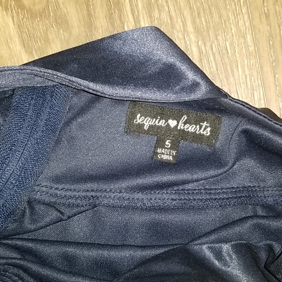 Dress - Picture 4 of 5